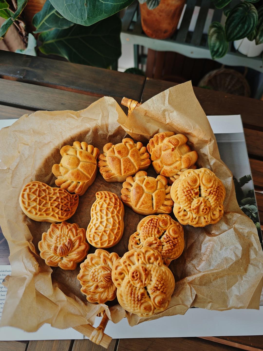 广式月饼—蛋黄莲蓉月饼