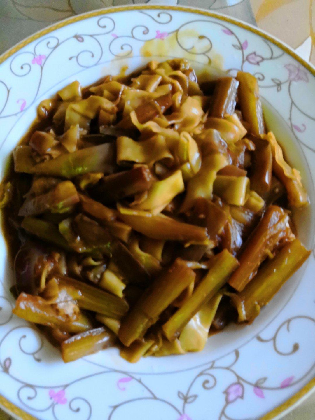 茄子焖面