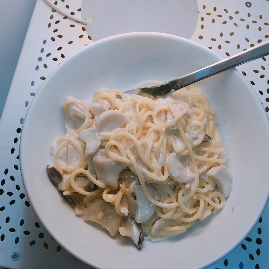 白蘑菇奶油培根意面