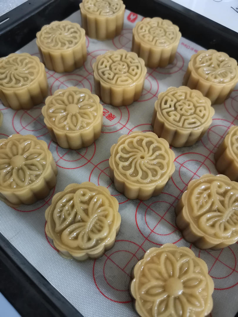 广式月饼——蛋黄莲蓉月饼