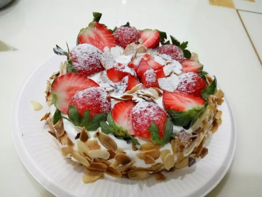 草莓酸奶慕斯蛋糕
