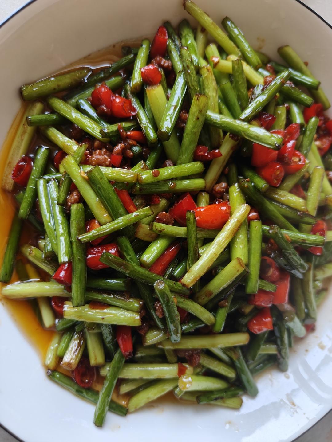 蒜苔炒肉末，三碗米饭都不够吃