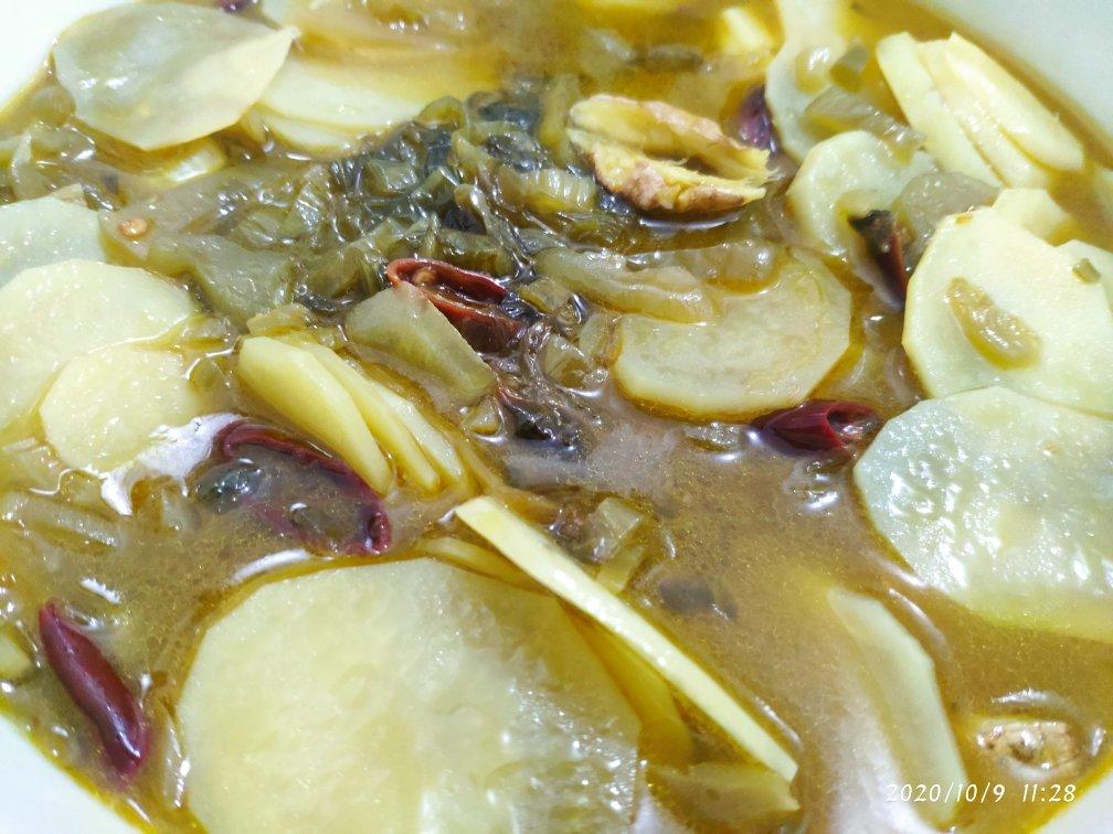 酸菜土豆汤