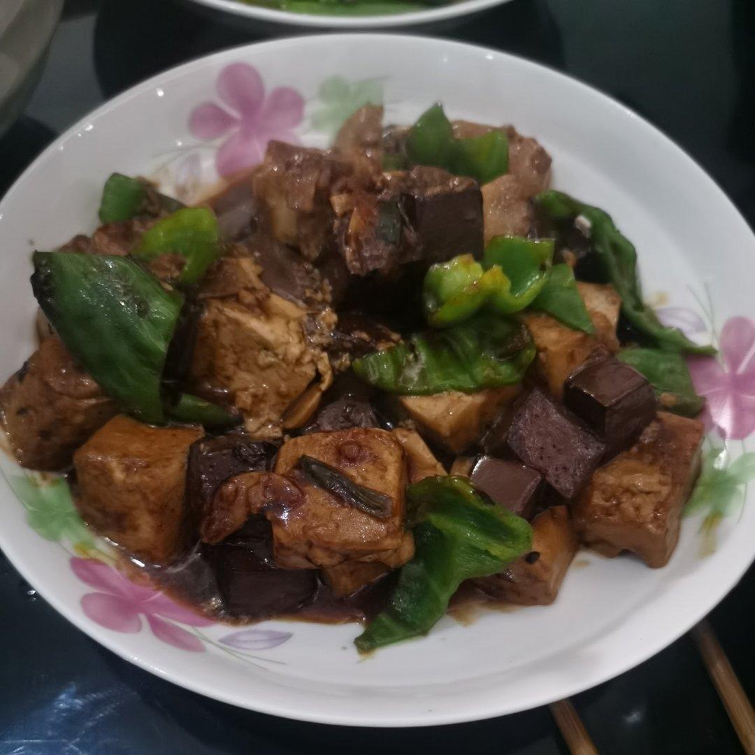 红烧豆腐猪血