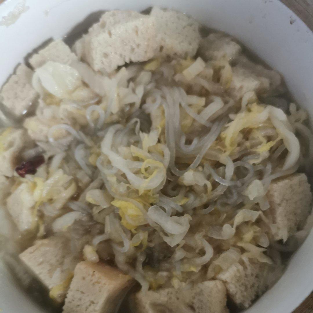 酸菜粉条冻豆腐