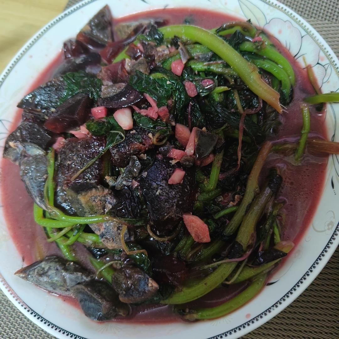 红苋菜皮蛋汤