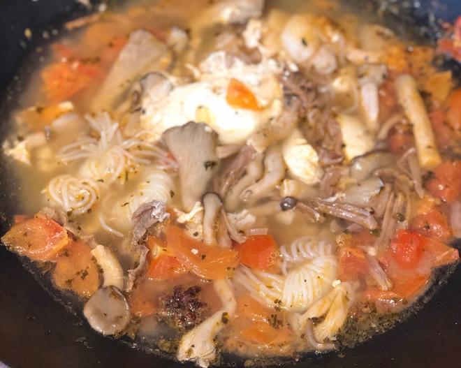 【冬日暖身汤】牛肉丝番茄胡椒汤的做法