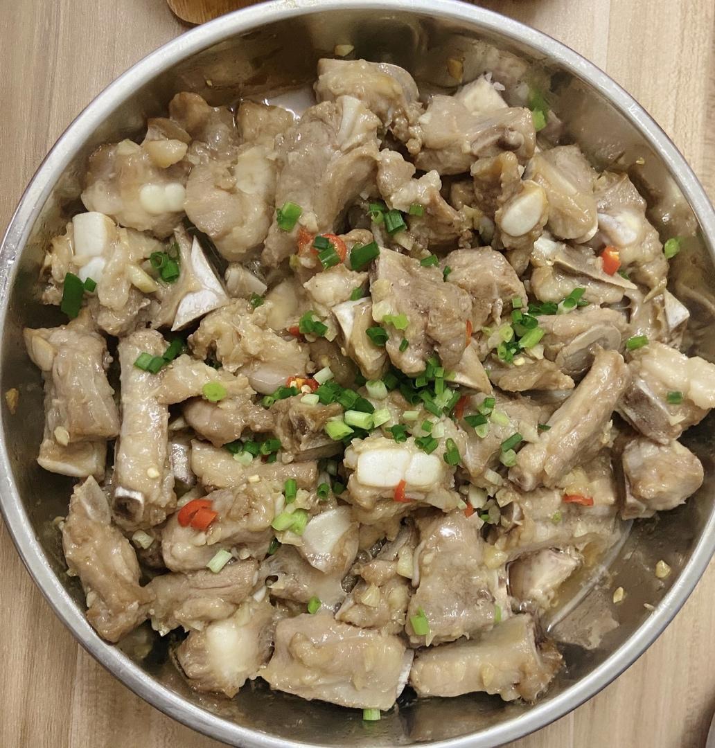 花吃了那胖女孩做的广式蒸排骨