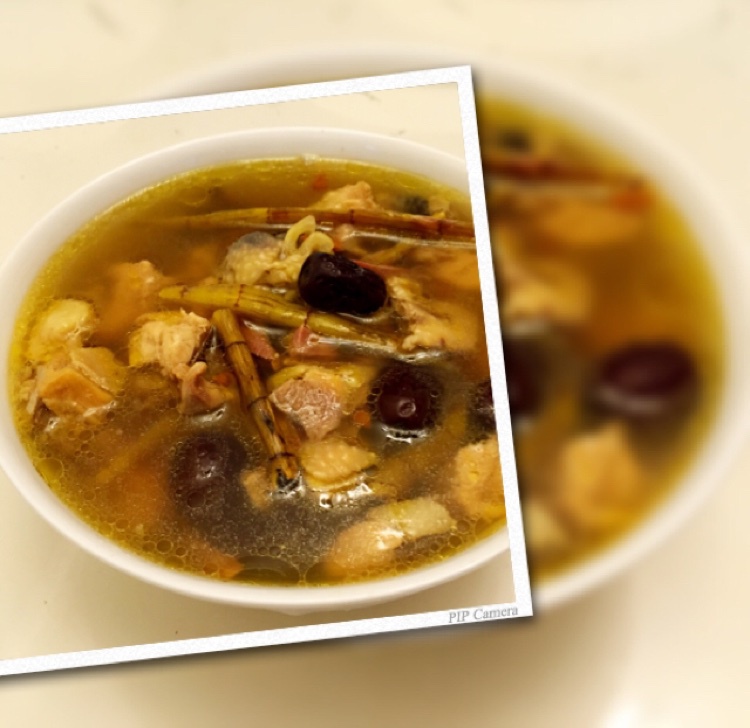 西洋参石斛鸡汤