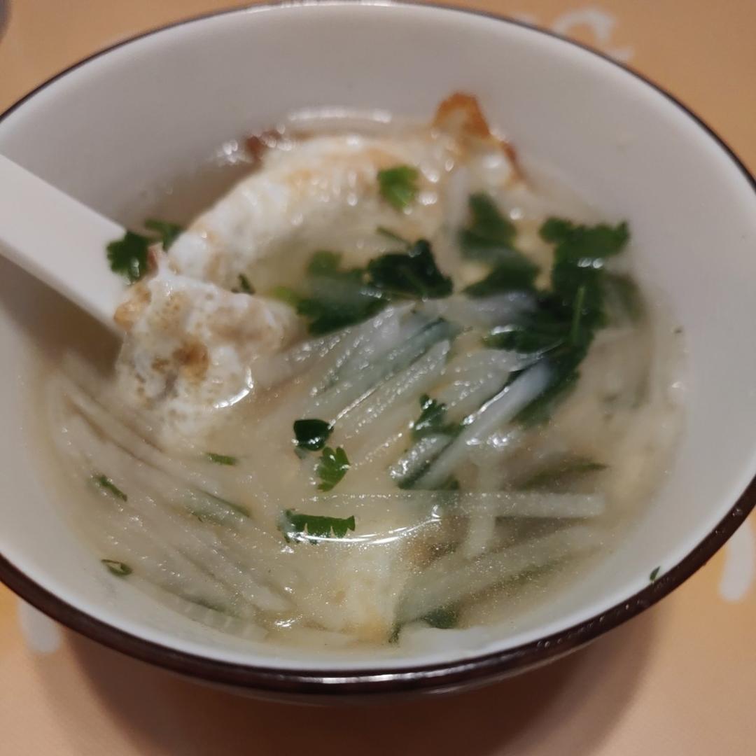 奶白鲜香的萝卜丝煎蛋汤