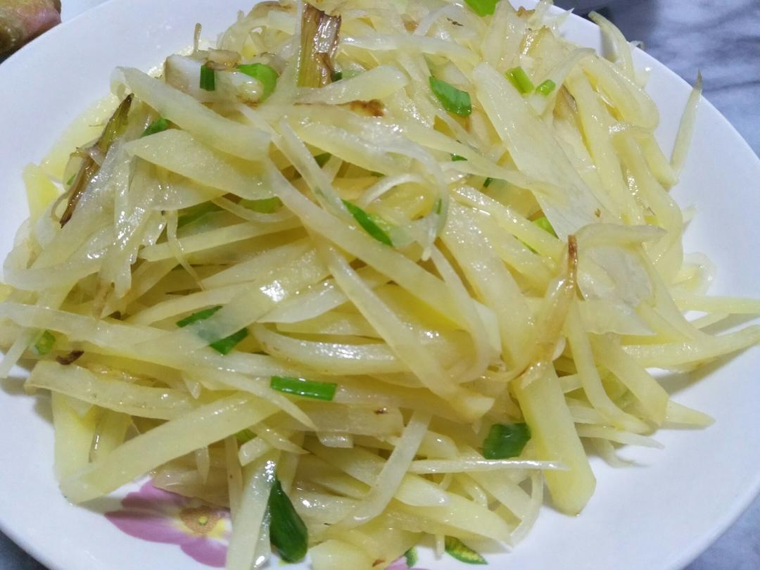 大为小烹做的清炒土豆丝