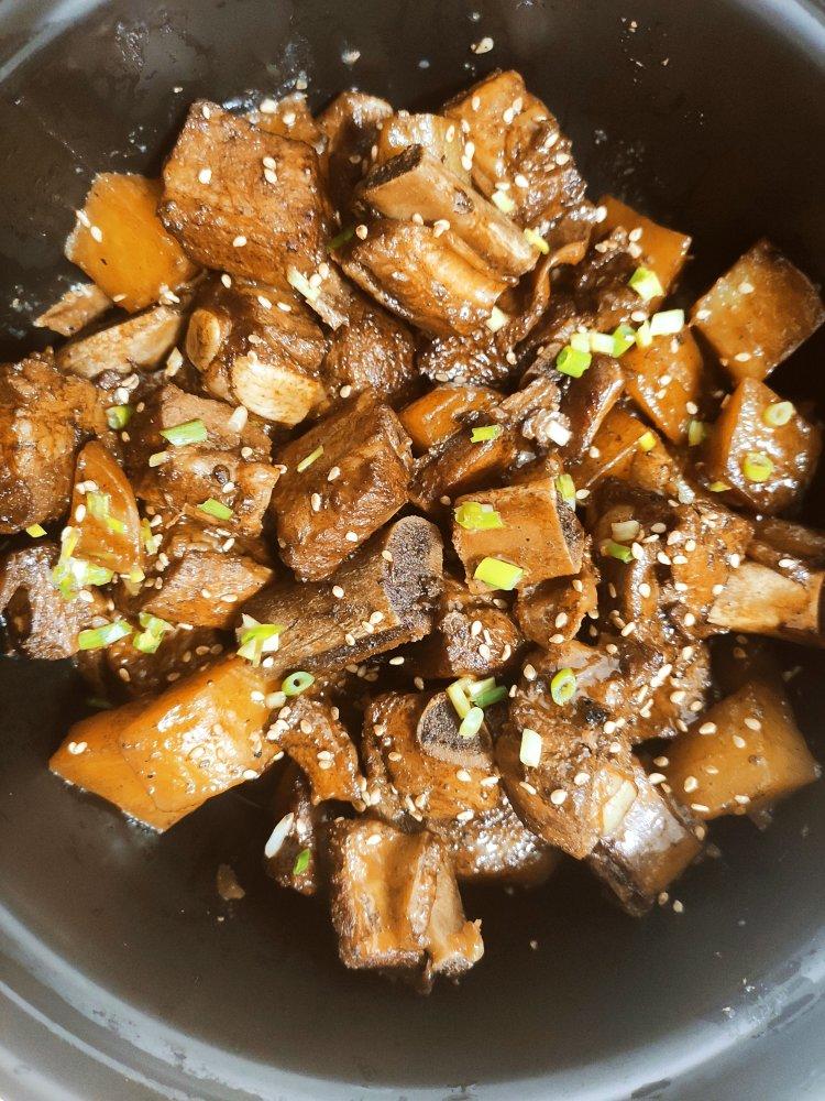 土豆烧排骨