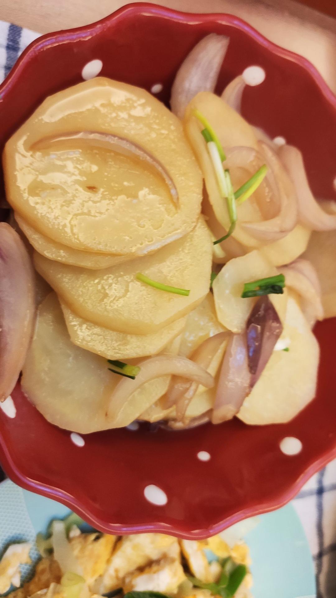 土豆炒洋葱