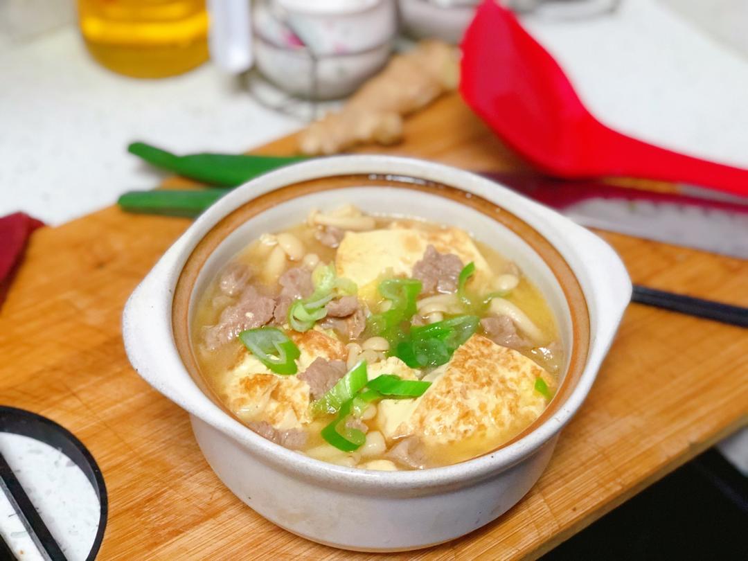 蘑菇豆腐煲