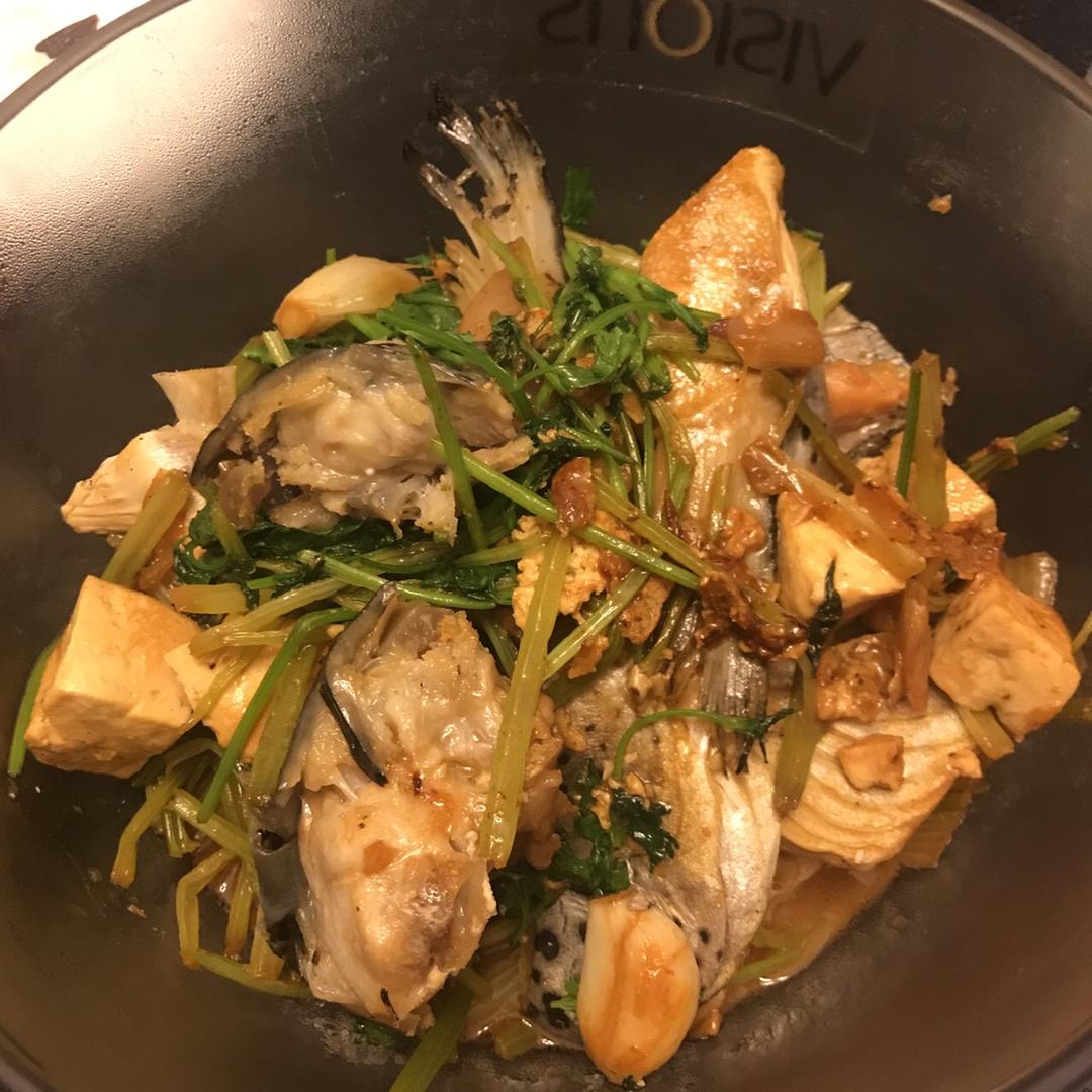 啫啫三文鱼头煲