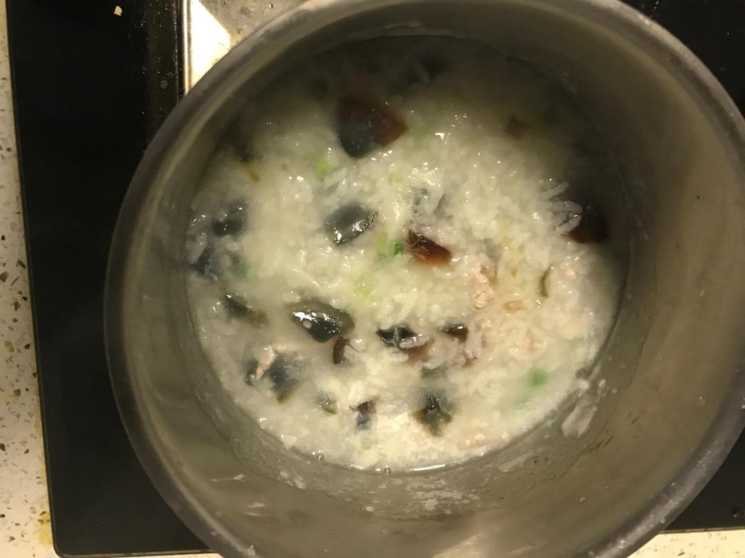 堂妈家的皮蛋瘦肉粥