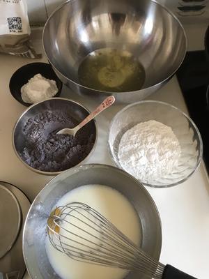斑马黑米蒸蛋糕的做法 步骤1