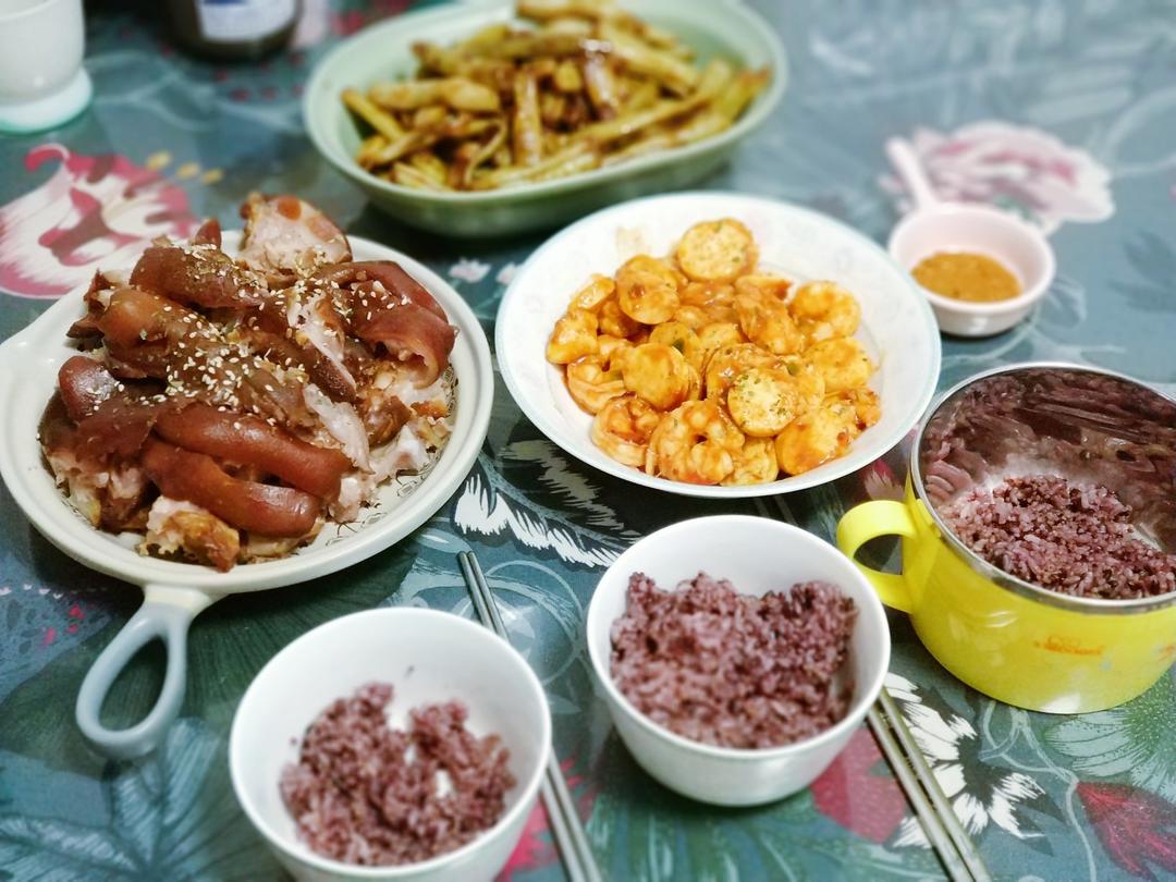 极简茄汁虾仁豆腐煲