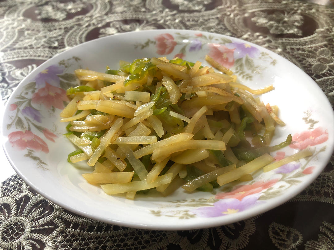 酸辣土豆丝的家常做法 超级下饭