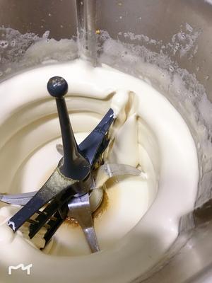 【樉樉的小厨房】分蛋法软糯湿润小美版～红糖黑米蒸糕的做法 步骤6