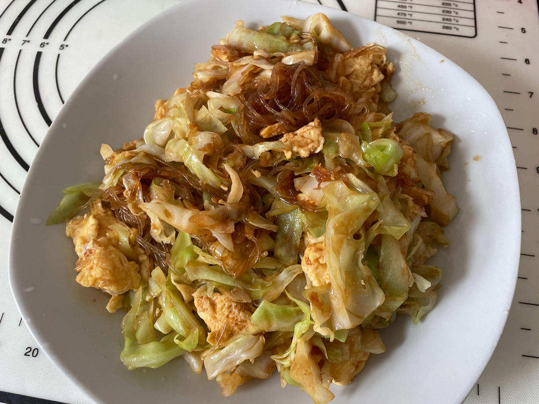 大学食堂的味道:包菜粉丝炒蛋