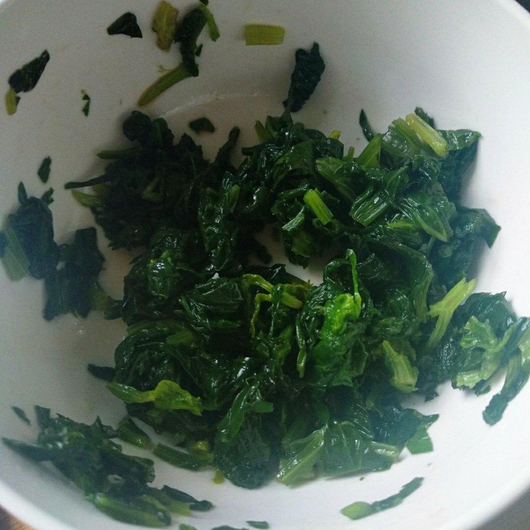 超级好吃的凉拌芹菜叶