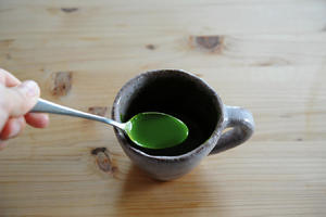 拉花抹茶拿铁的做法 步骤1