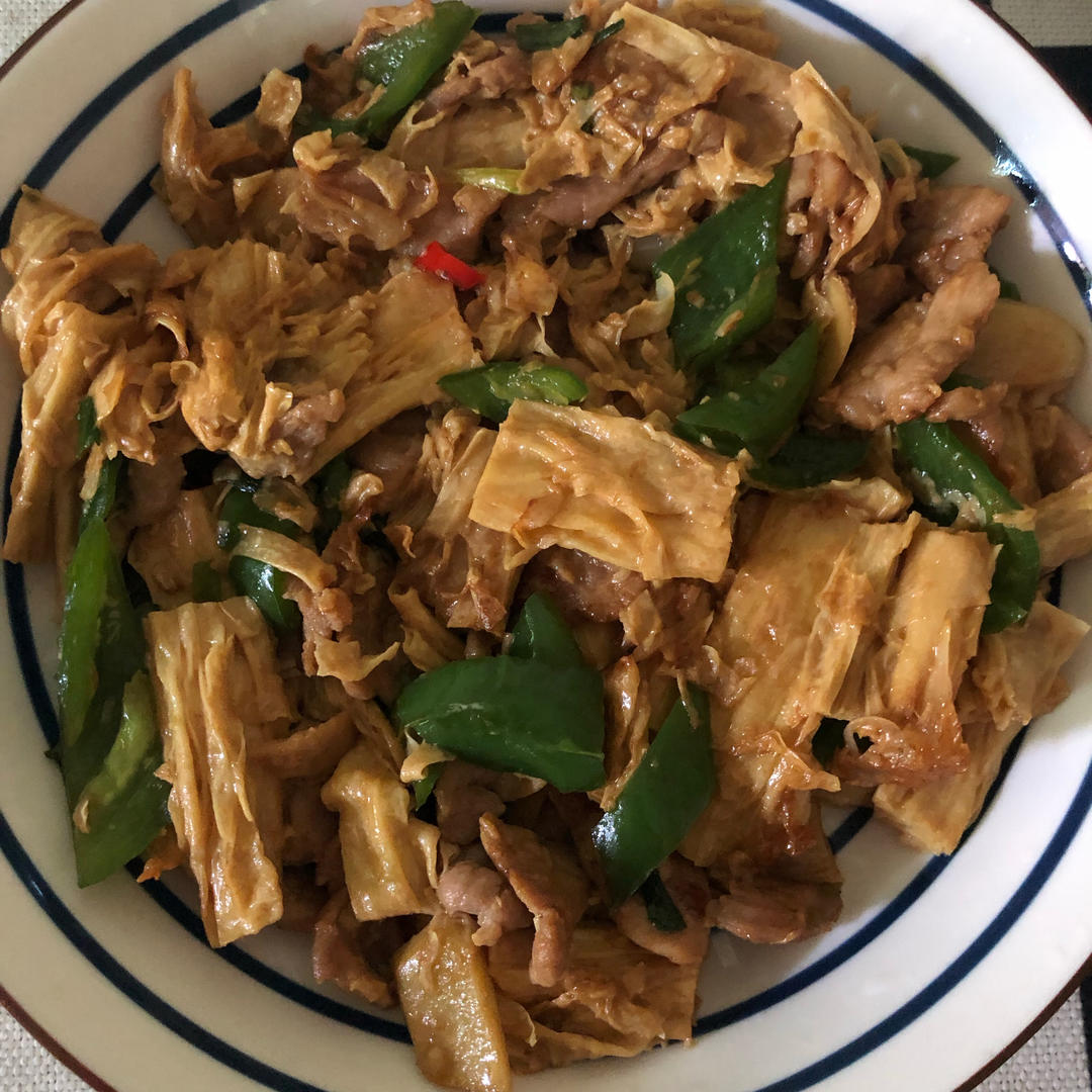 超简单的腐竹炒肉做法