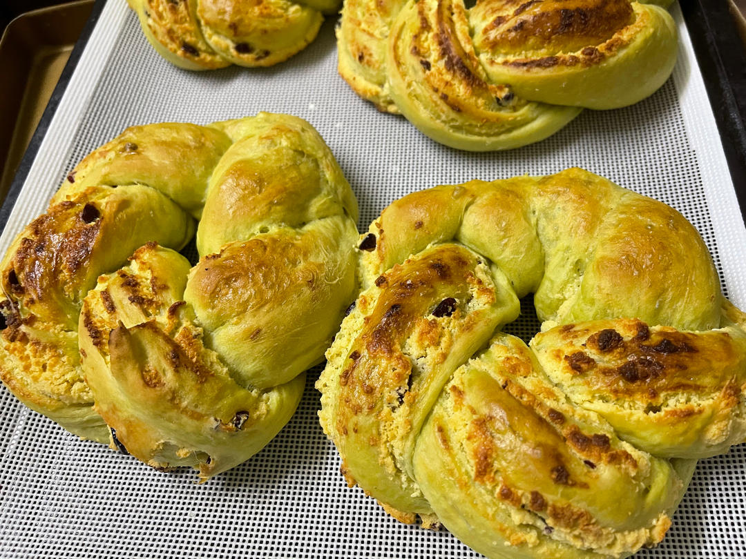 《Tinrry+》斑斓椰香蔓越莓面包