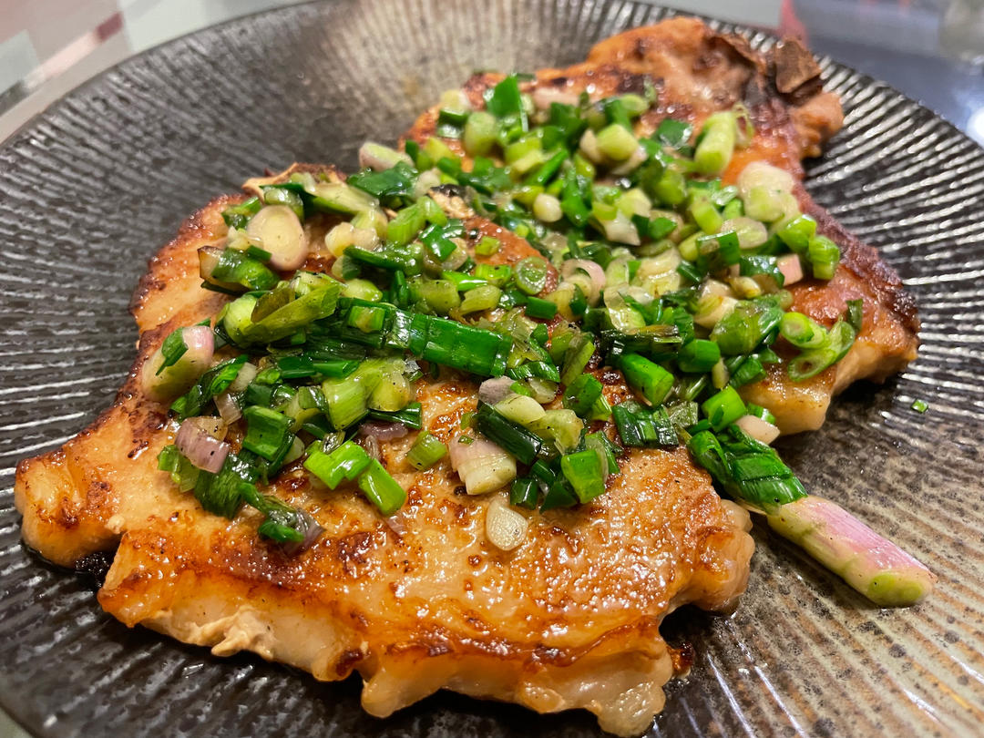 煎猪扒（超简单）和其他的猪扒在这食谱的最下面