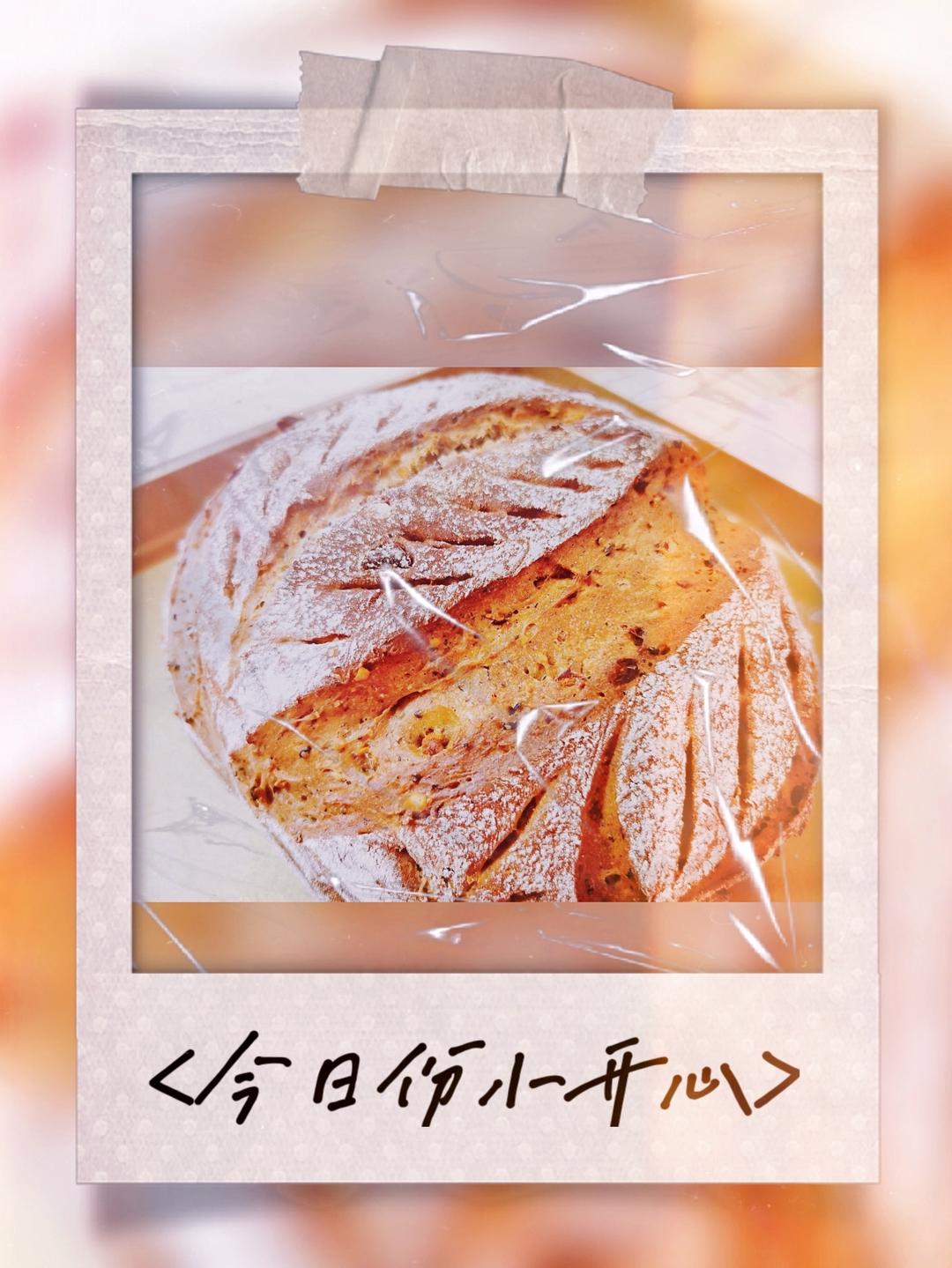 黑麦红枣核桃黑芝麻软欧面包