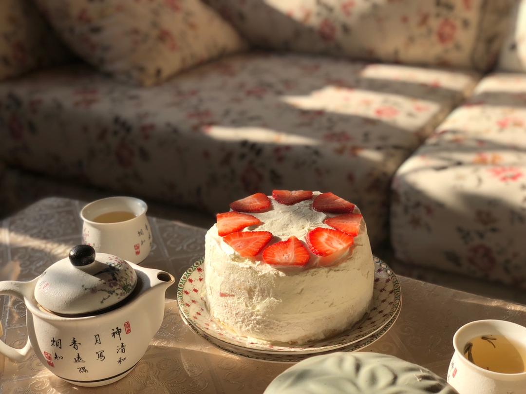 草莓奶油蛋糕/基础戚风胚，徒手脱模剖片及抹面挤花/「戚风及其衍生」烘焙视频蛋糕篇1