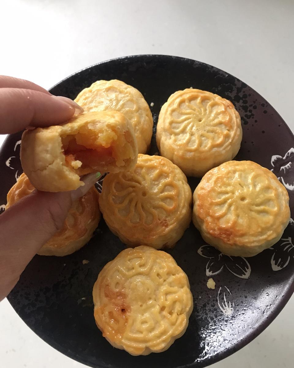 超详细图解版--流心奶黄月饼