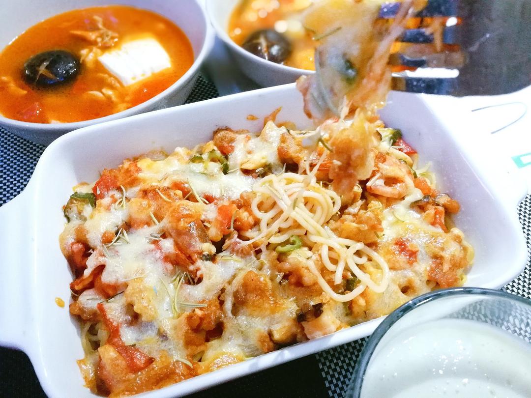 芝士肉酱焗意面