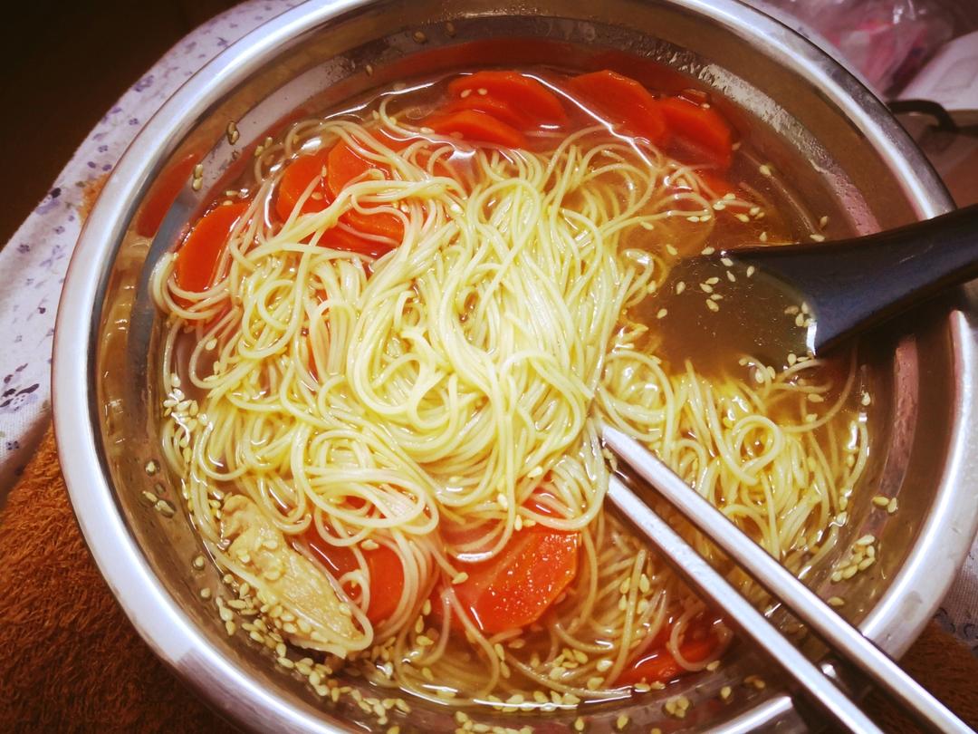 清汤挂面-香而不腻，方便快捷