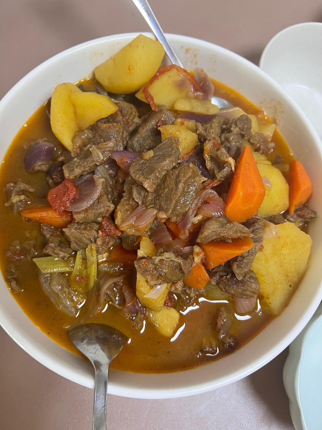 西红柿土豆牛腩的做法