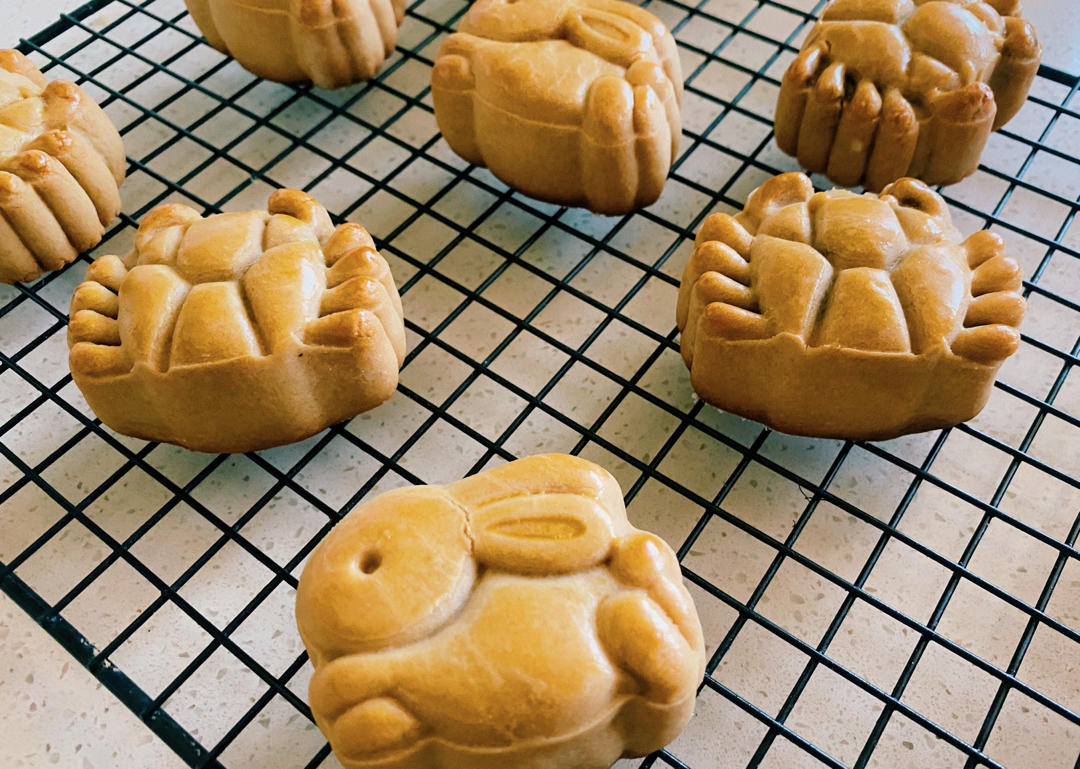 广式月饼—蛋黄莲蓉月饼