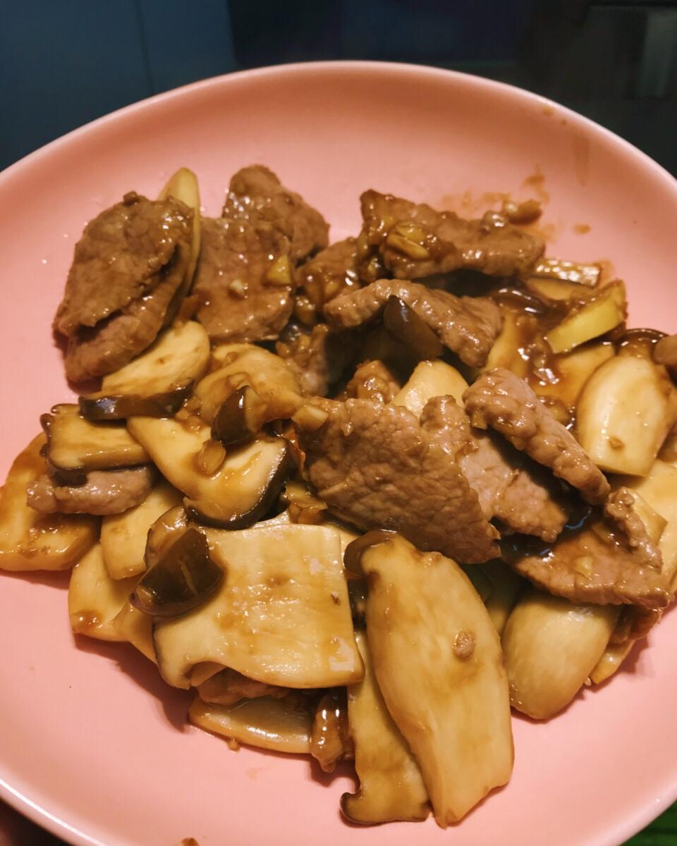 家常菜~杏鲍菇烧牛肉粒