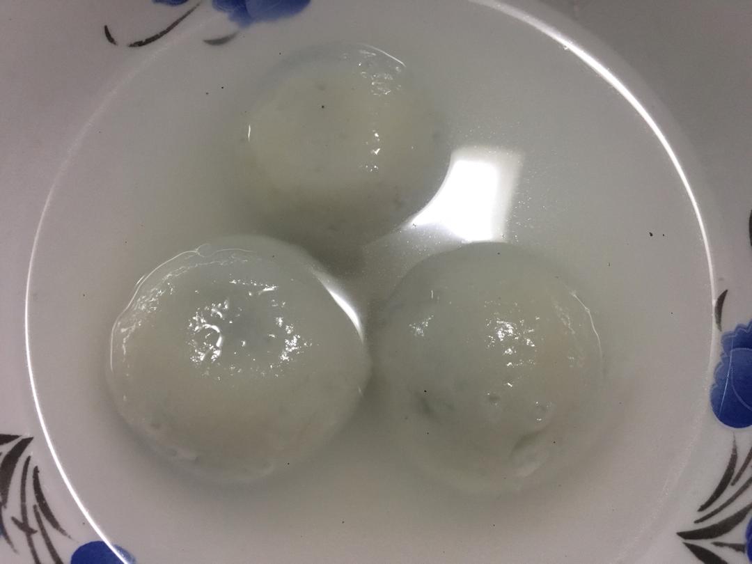 花生黑芝麻汤圆