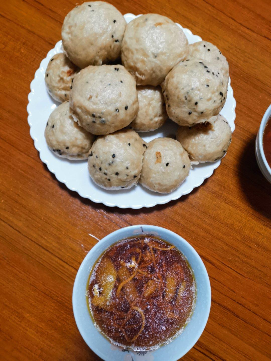 黑芝麻香菜猪肉大包