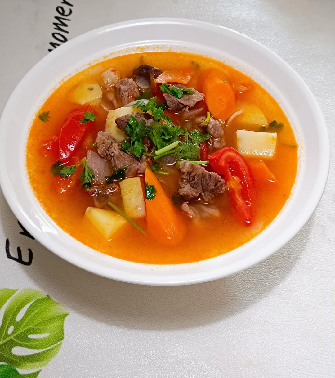 土豆番茄牛腩汤
