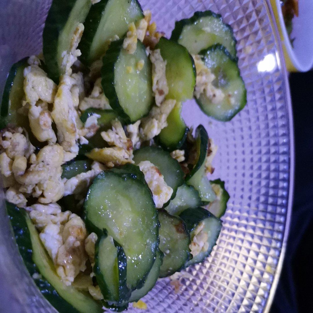 黄瓜炒鸡蛋