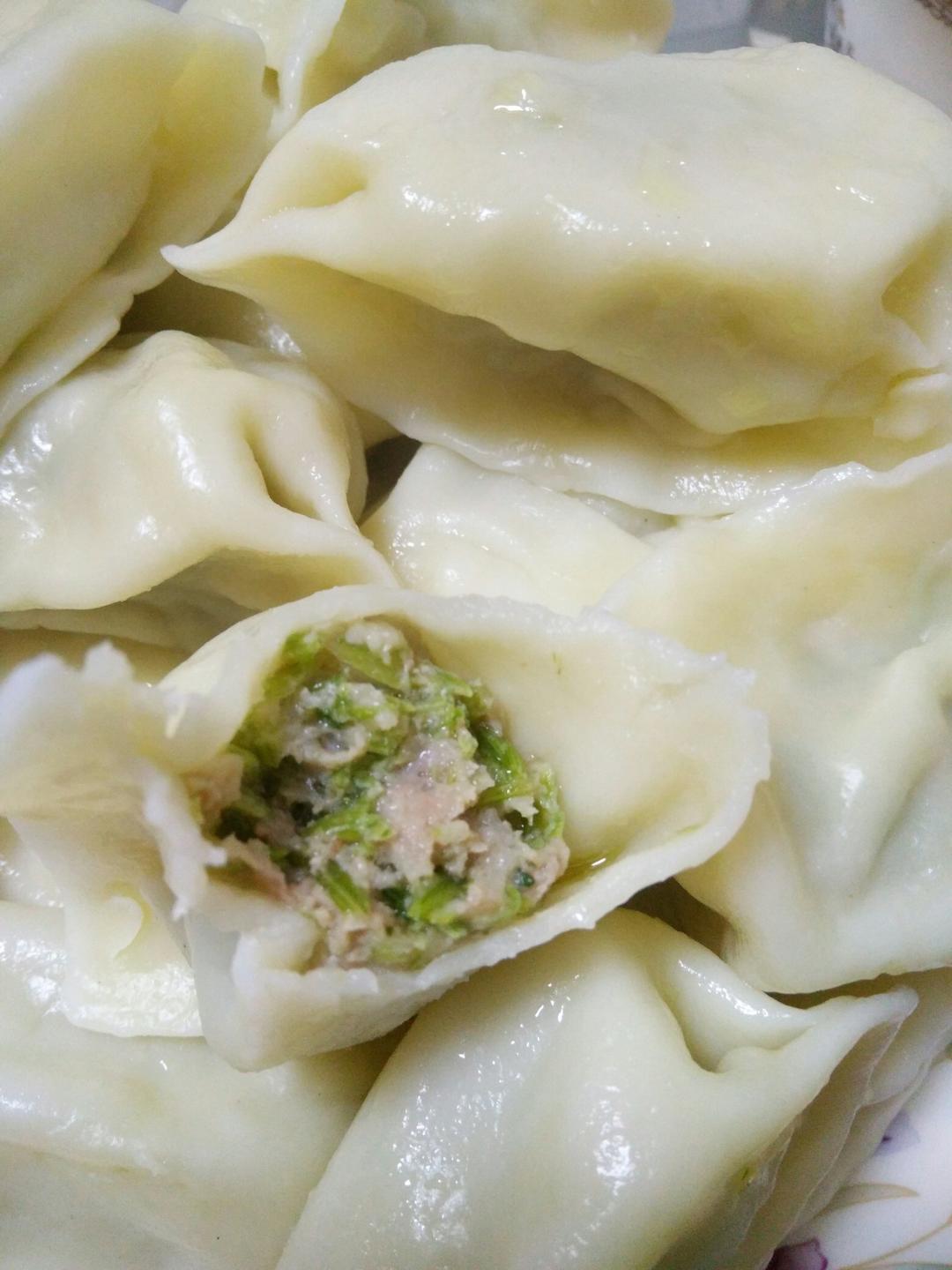 真水无香/mn做的菠菜馅饺子