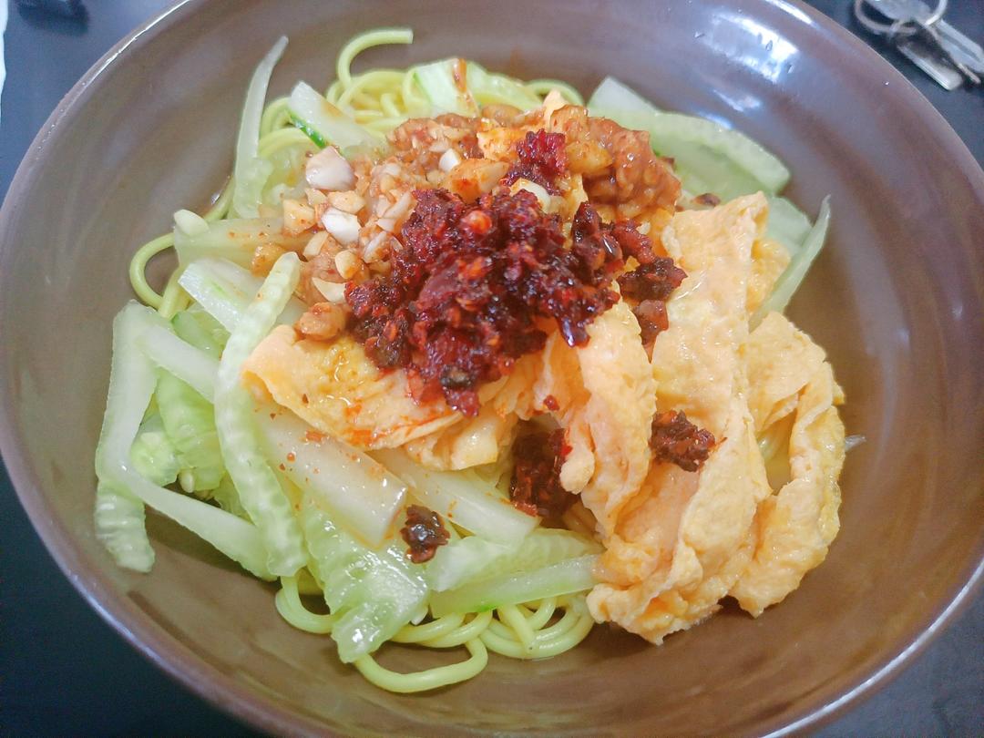 酸辣爽口的凉拌面！保证吃一次就上瘾