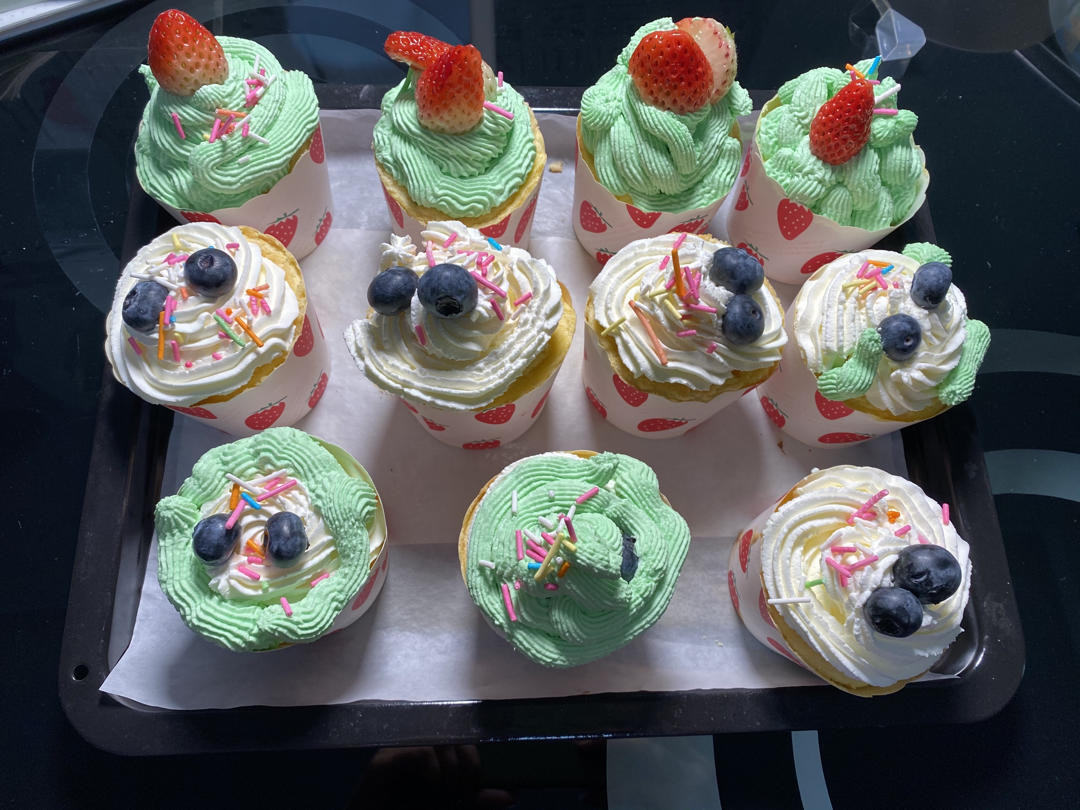 软绵绵戚风纸杯蛋糕