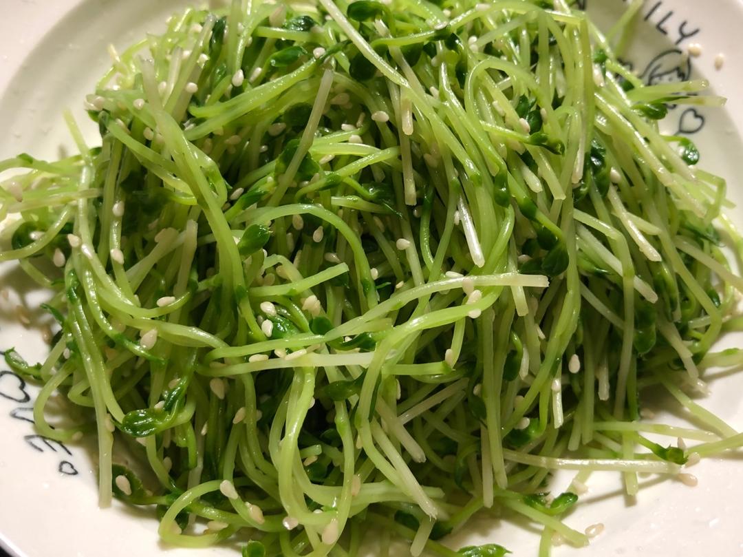 芝麻拌豆苗