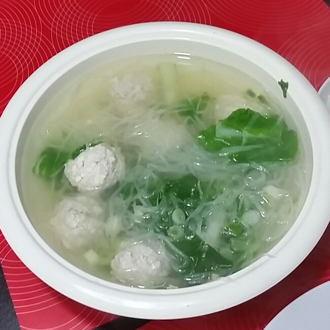 【10分钟系列】白萝卜豆腐圆子汤