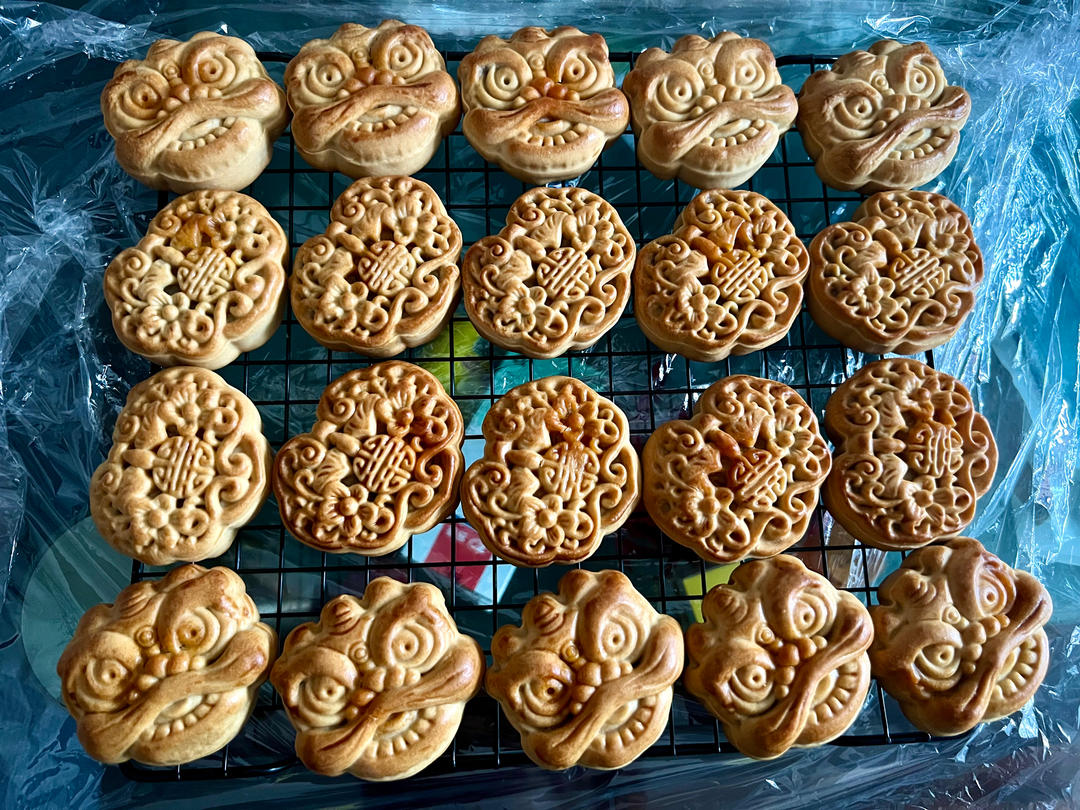 广式月饼—蛋黄莲蓉月饼