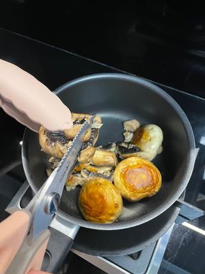 鲜口蘑汤配蒸鸡腿的做法 步骤5