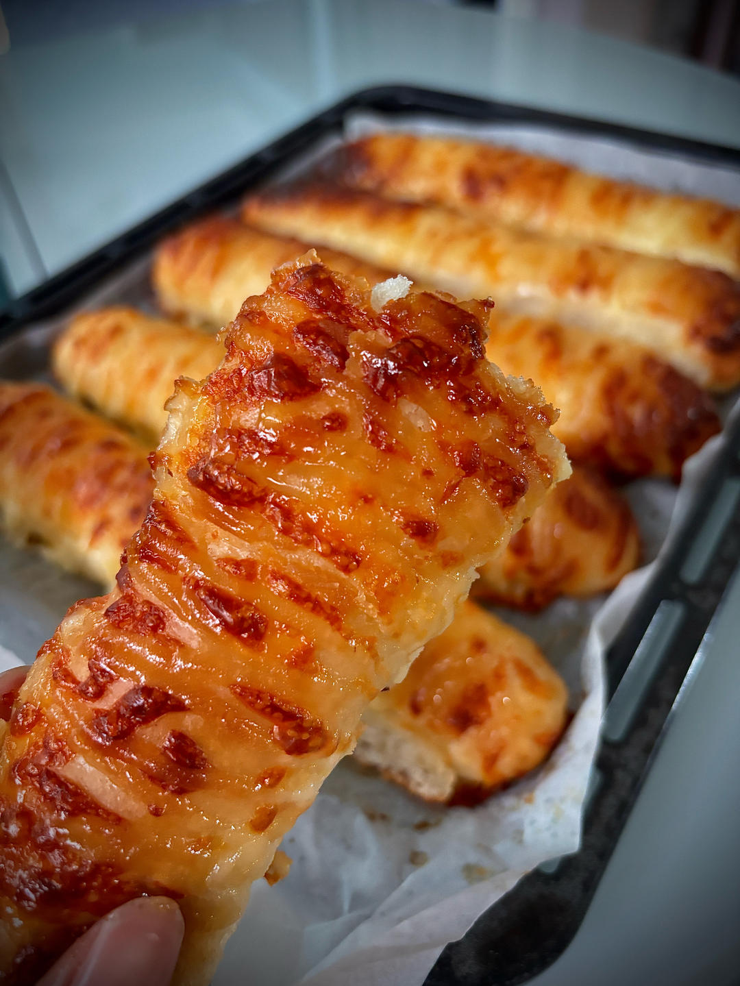 吃不完的马苏里拉，做成这款芝士面包条，口感绝了！